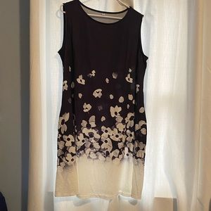 Great conservative dress that can be dressed up or down.